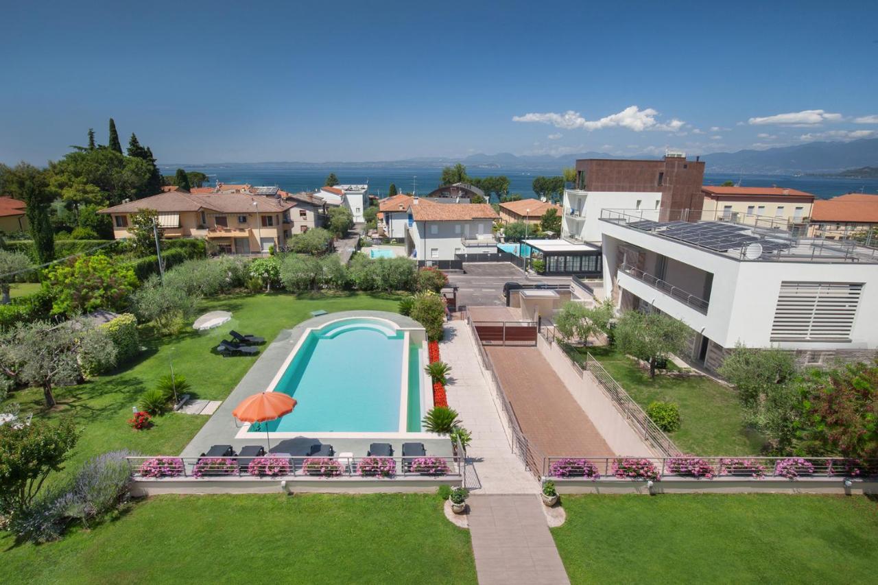 Villa Aurora-Holiday Home Apt 2 Бардолино Екстериор снимка