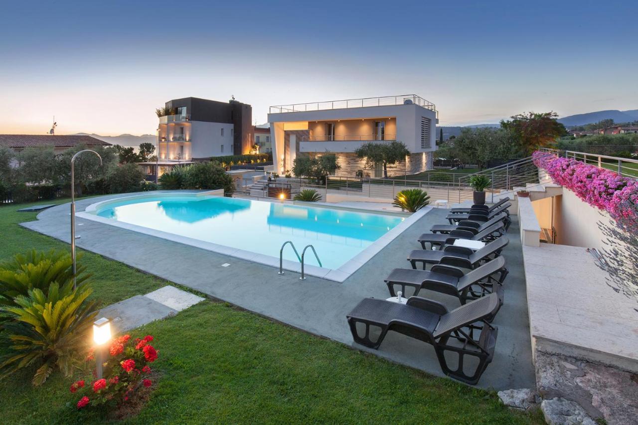 Villa Aurora-Holiday Home Apt 2 Бардолино Екстериор снимка