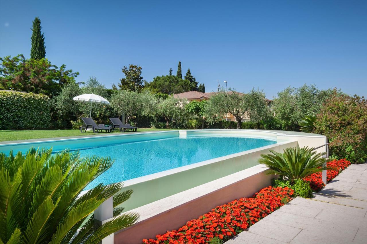 Villa Aurora-Holiday Home Apt 2 Бардолино Екстериор снимка